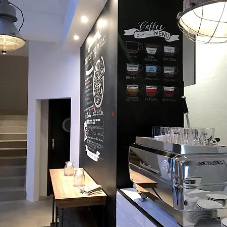 Aparthostel شقة فندقية 4*